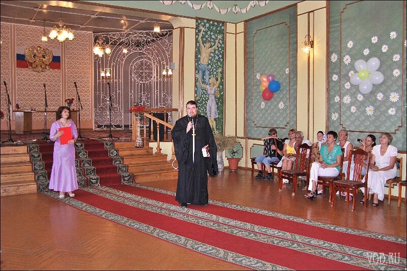 бутурлиновский загс. поляна молодожёнов бутурлиновка. загс г. загс бутурлиновка. бутурлиновский загс.