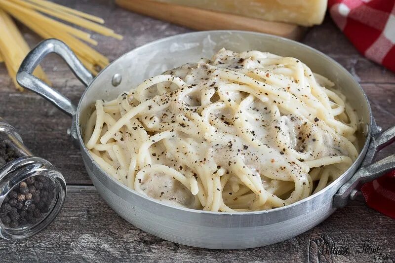 Cacio e pepe. Качио э Пепе. Паста Cacio e Pepe. Лингвини Качо э Пепе. Ригатони Cacio e Pepe.