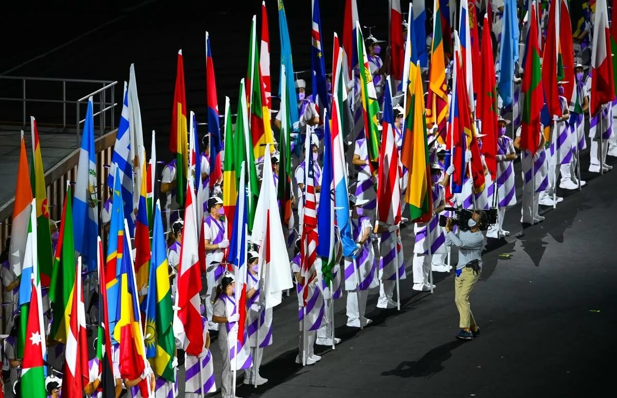 Страны участницы игр в казани. Флаги стран участниц церемонии открытия Олимпийских игр 20 22. Цветной флаг для церемонии открытия. Paralimpiya 2021. Флаги стран Токийского процесса.