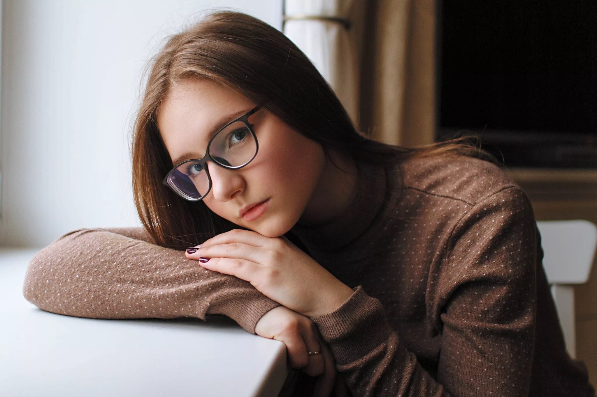 Красивые женщины в очках. Симпатичная девушка в очках. Портрет девушки в очках. Миа бойко в очках. Девушка в очках.