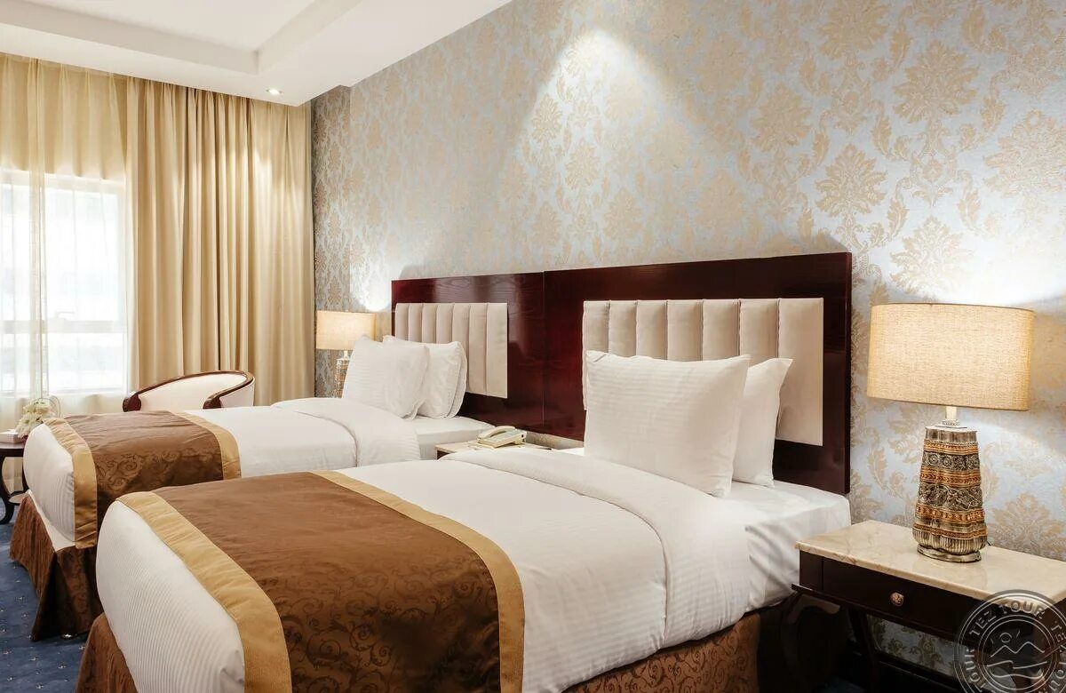 Crystal plaza оаэ, шарджа. Шарджа аль хан отель. Кристалл плаза шарджа. Tulip inn al khan 4 шарджа. Кристалл плаза аль маджаз шарджа.