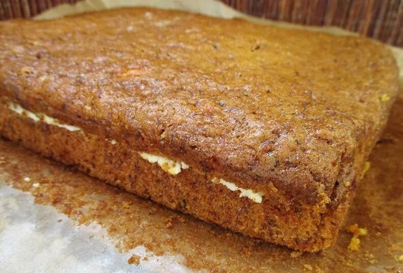 Кекс без выпечки. Пирог яблочно ореховый. Медовик нежнейший медовый бисквит. Медовый пирог духовке. Медовый пирог духовке.