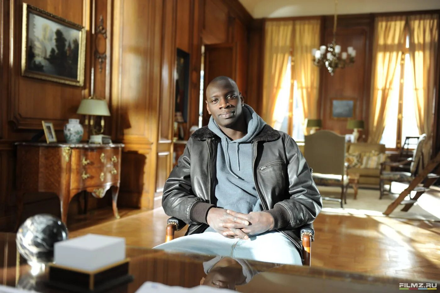 The intouchables. Омар си дрисс. 1+1 неприкасаемые. +1 (неприкасаемые) (intouchables) 2011. омар си 1+1 кадр.