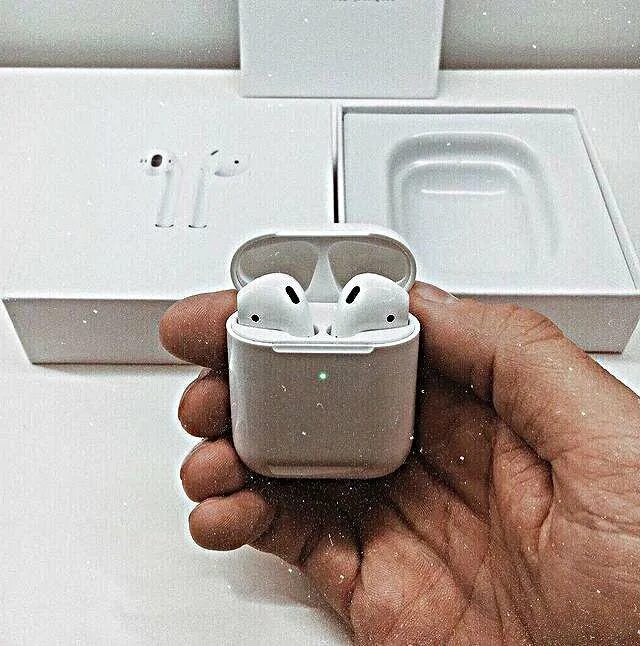 Airpods 2 год. Apple AIRPODS 2.1. AIRPODS 2 оригинал. Наушники аирподс АИР 2. Беспроводные наушники iphone Earpods AIRPODS 2.