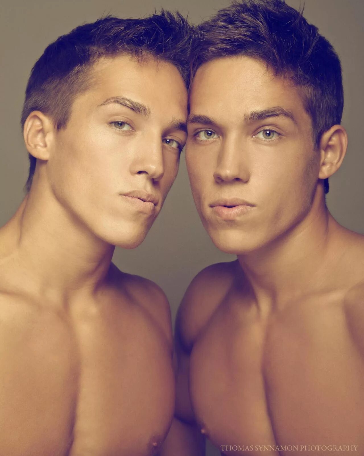 Групи геями. Twins Rubin & Reval. Minnekhanov Thomas Synnamon. Rubin & Reval Minnekhanov. Twins Rubin & Reval Minnekhanov.