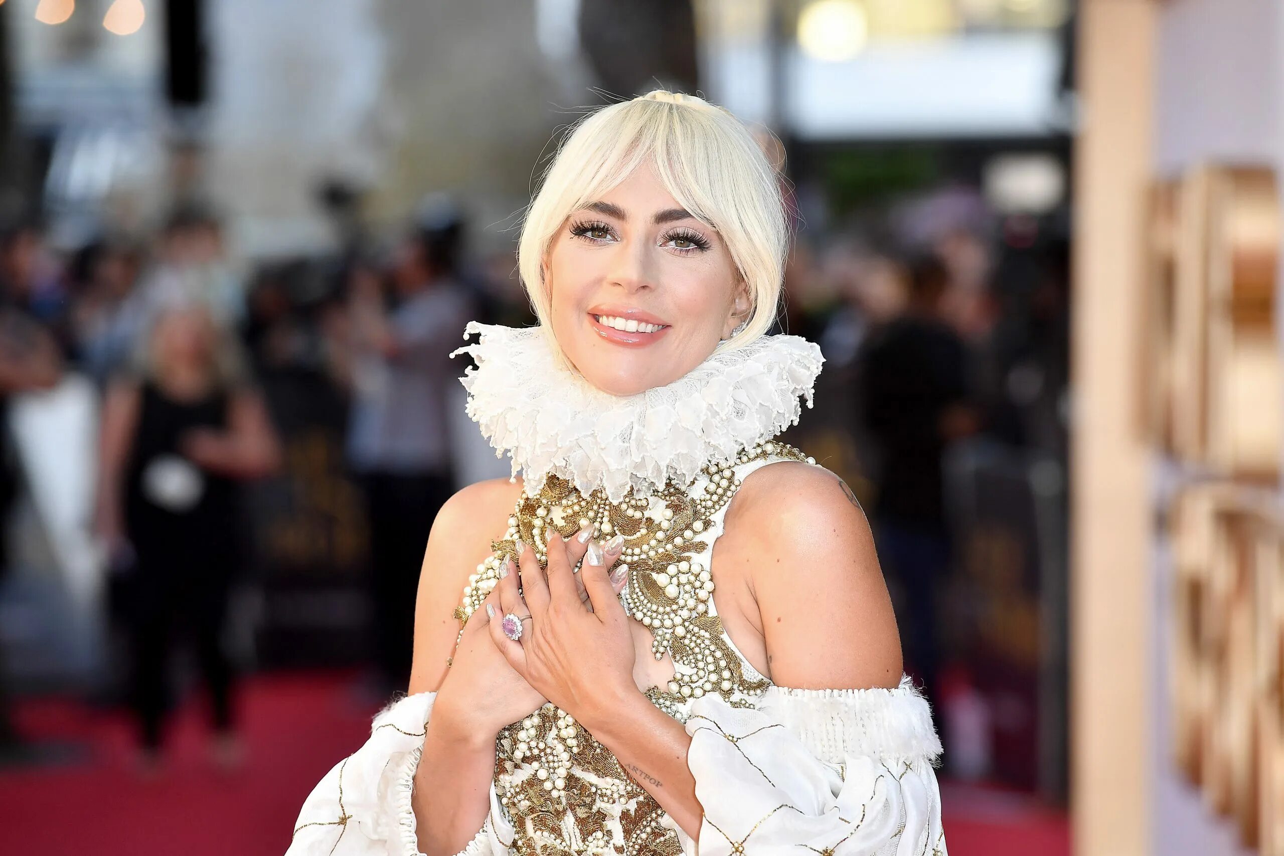 Леди гага. Леди Гага мет Гала 2022. Стефани Джерманотта. Lady Gaga 2019.