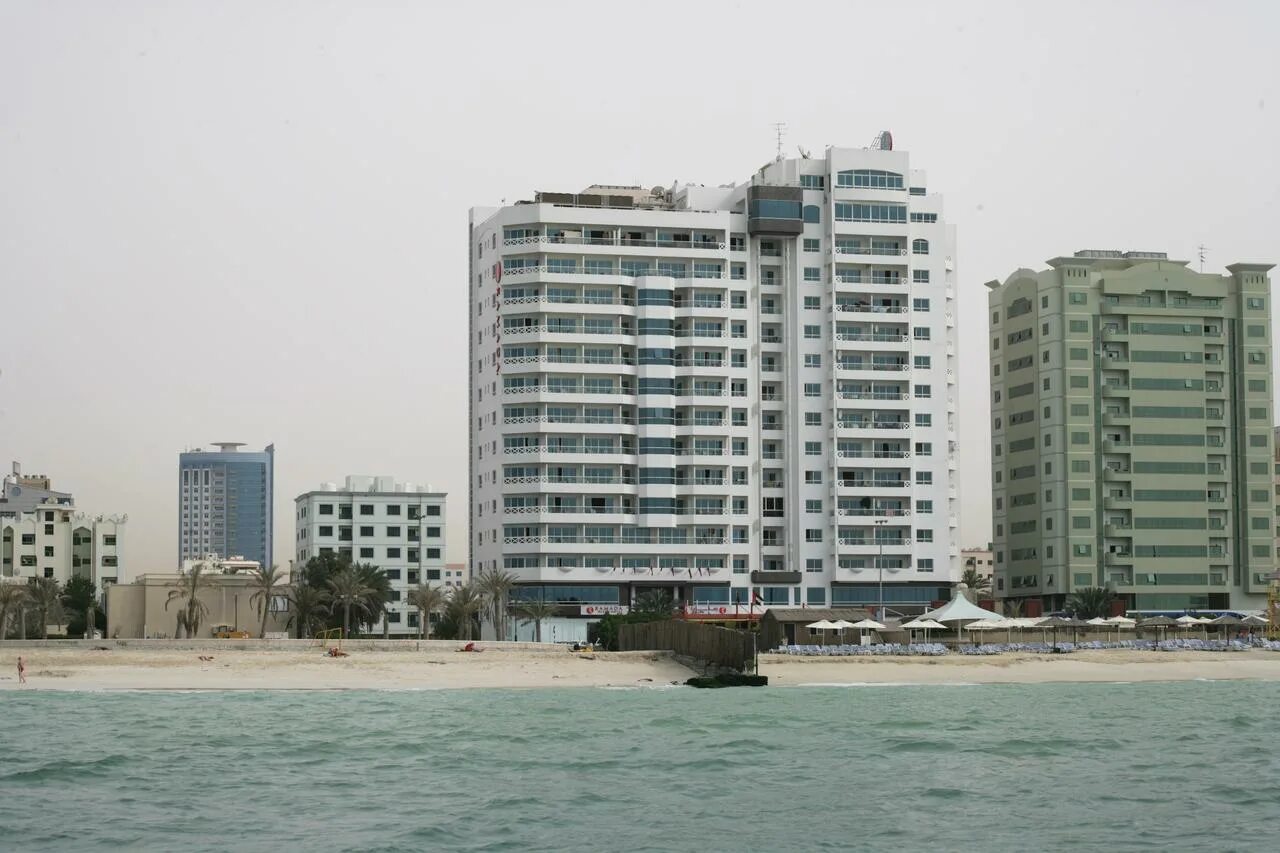 Ramada beach ajman аджман. Ramada beach hotel ajman 4. отель ramada by wyndham beach hotel ajman. ramada beach hotel 4 аджман. оаэ,аджман,ramada beach hotel ajman.