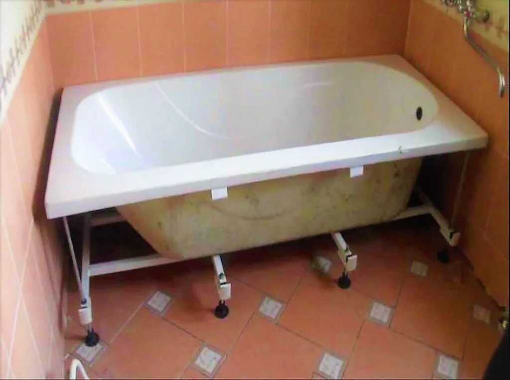 Как установить ванную. Подставка под ванную. Монтаж металлической ванны. Каркас для чугунной ванны. Крепление под ванну.