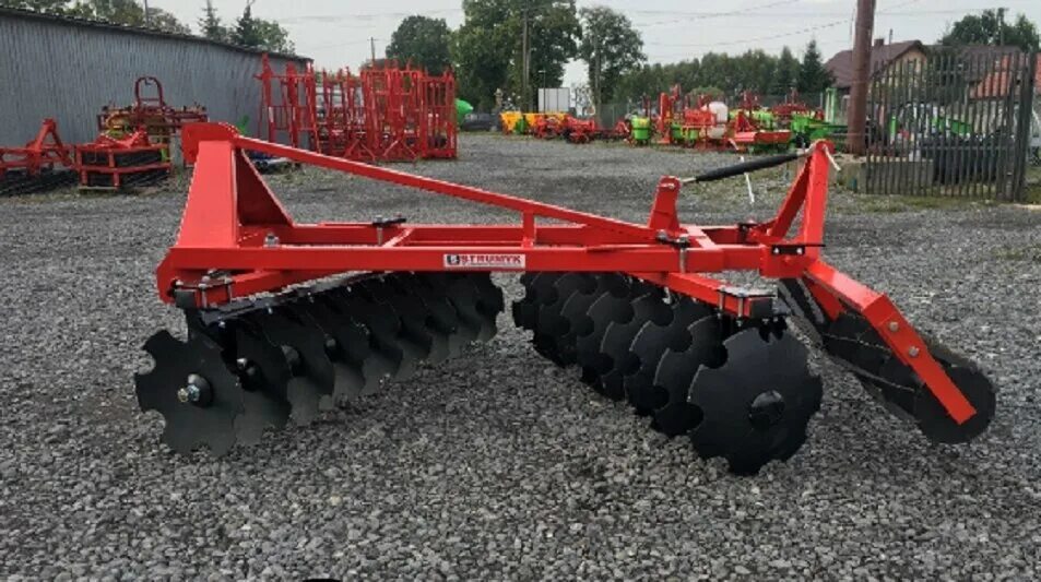 Борона дисковая бдн-2,4. Борона навесная бдф-2,4. Бдн-1. Борона дисковая легкая фото. Дисковая борона в поле.