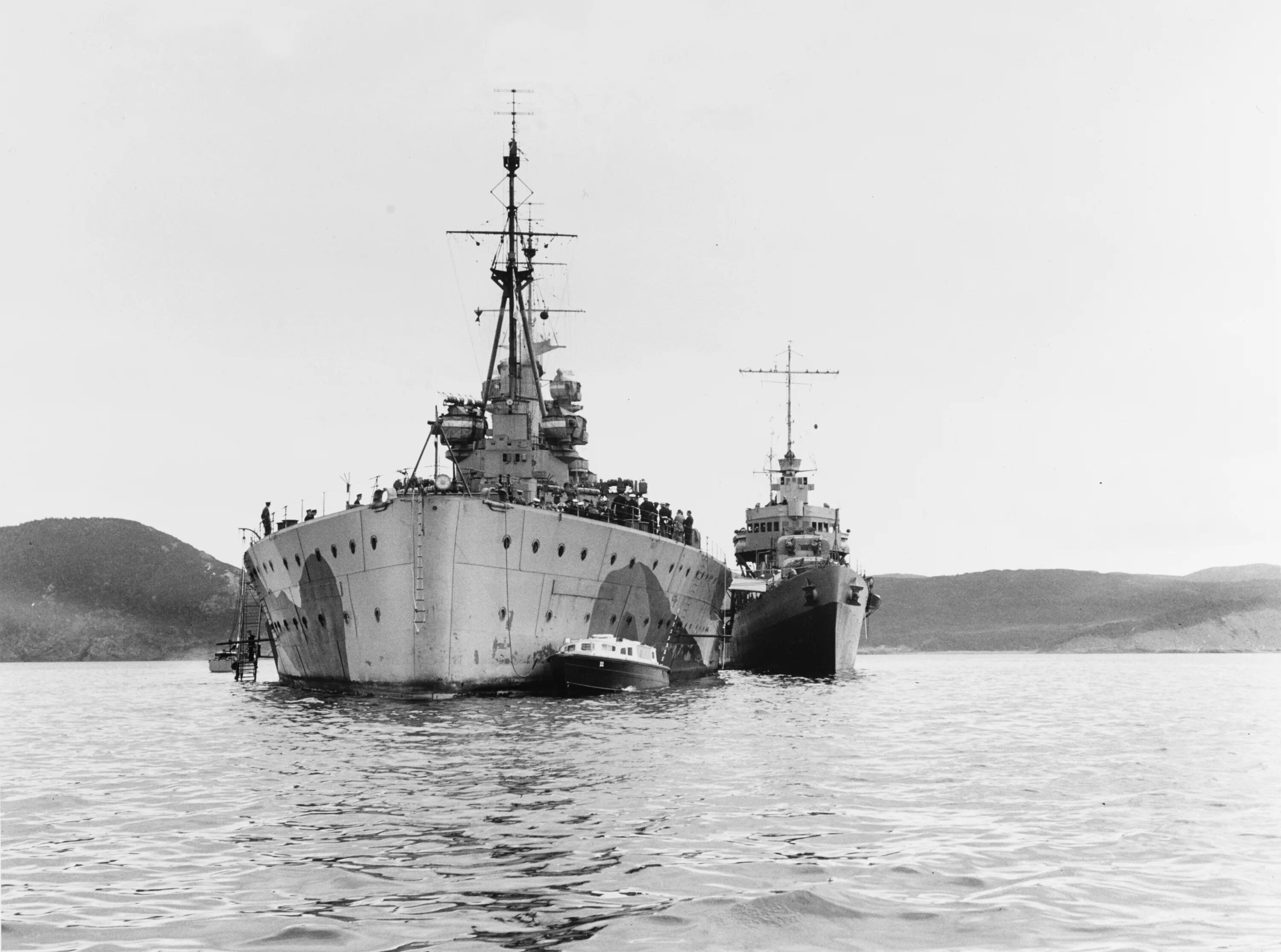 Британский авианосец принц уэльский. Принц вельский линкор. Авианосец принс уэльский. Авианосец r 09 hms prince of wales. Британский корабль.