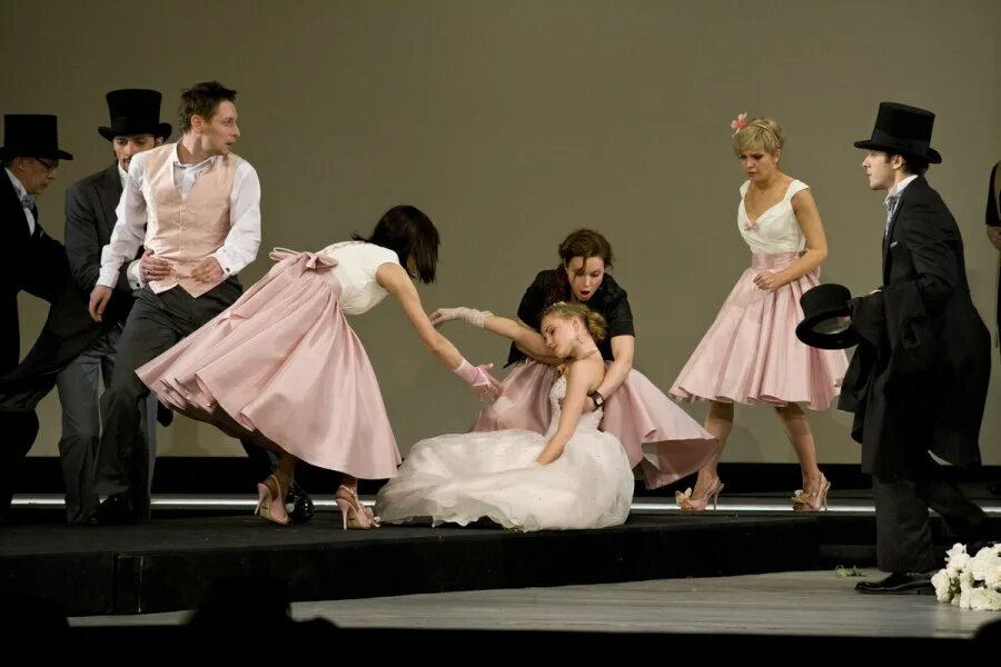 Театральный спектакль пушкин. Комедия шекспира много шума из ничего. Много шума из ничего спектакль дзержинск. Вишнёвый сад спектакль малый театр. Много пьес.