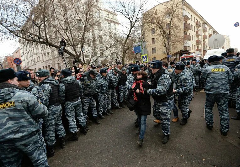 Риа новости суды. Массовые беспорядки в Москве. Болотная площадь беспорядки. Болотная площадь митинг фигуранты. Болотная площадь задержания.