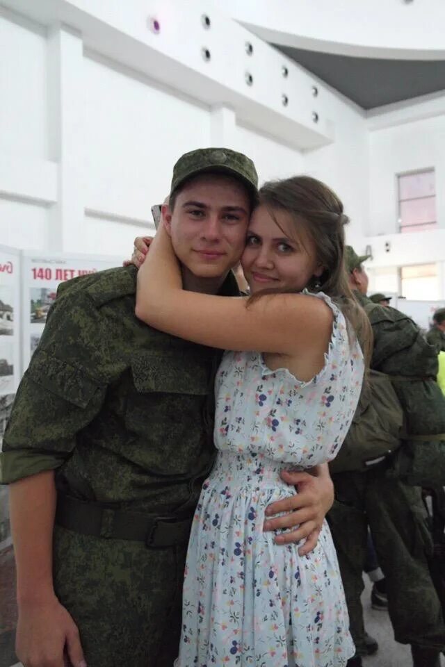 Трагедия рустама набиева. Десантник рустам набиев. рустам набиев трагедия. жена рустама набиева индира. рустам набиев жена индира.