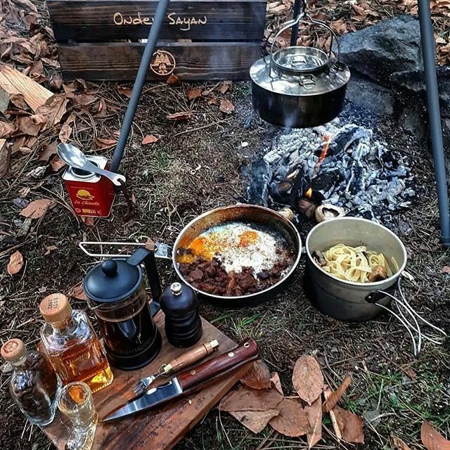 Еда в поход с детьми. Обед в походе. еда на природу с ночевкой. еда на костре на природе. еда в поход.