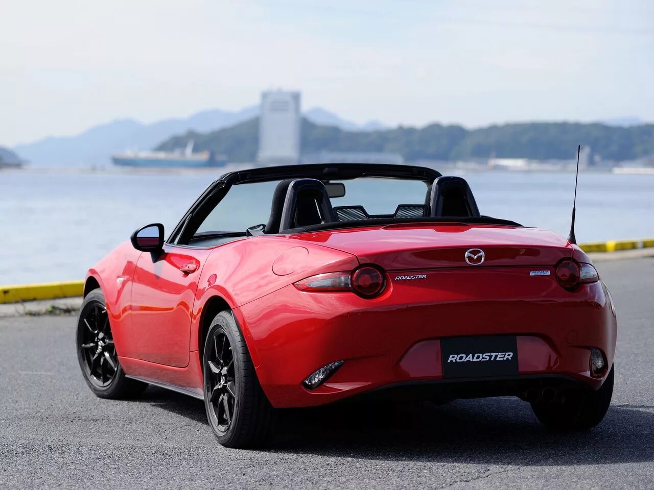 Honda mazda. Мазда mx5 Roadster. Mazda mx5 2017. Mazda MX-5 Roadster. Mazda mx5 кабриолет.