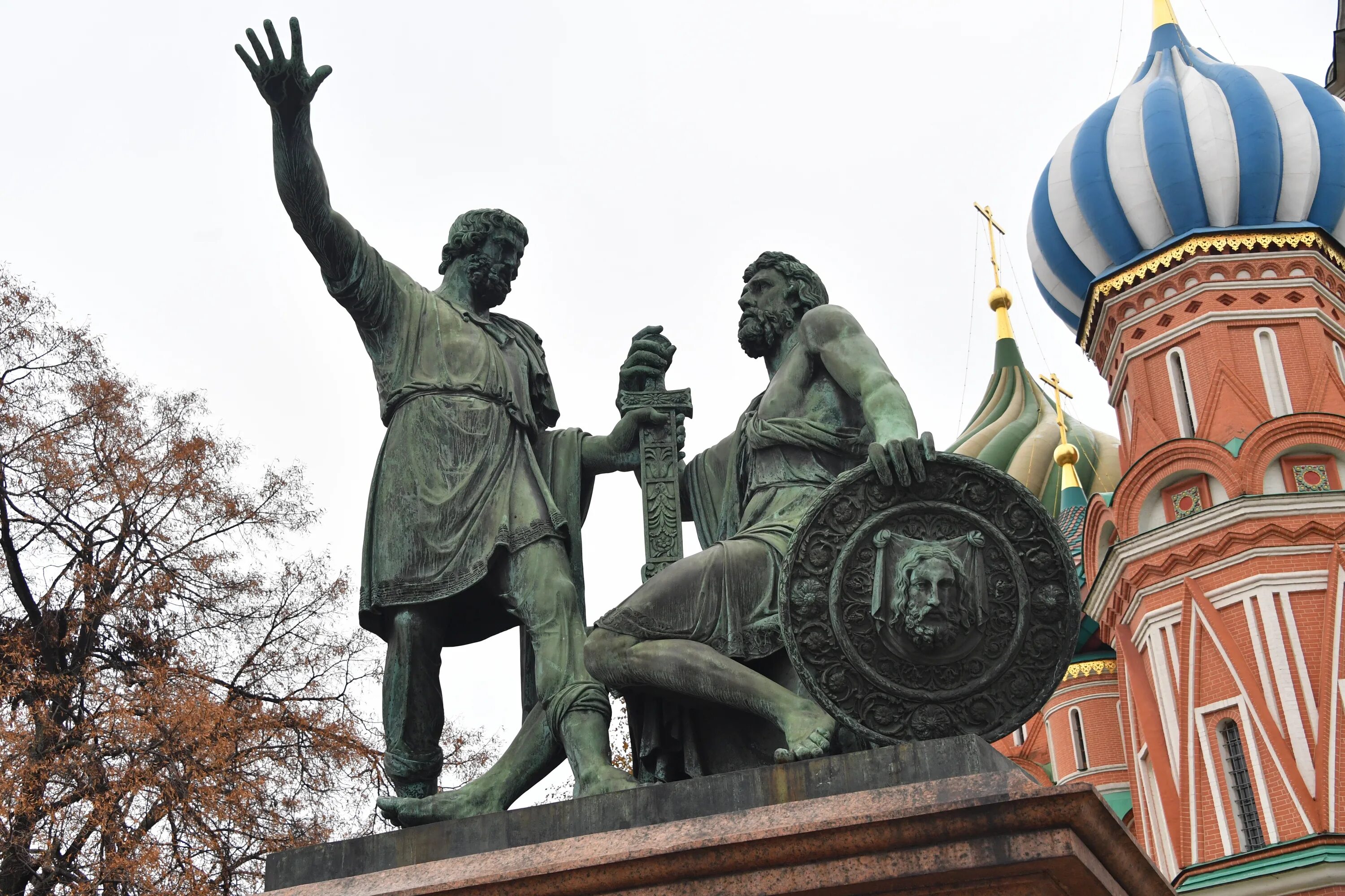 Памятник 1612 года. Памятник Минину и Пожарскому в Москве 1612.