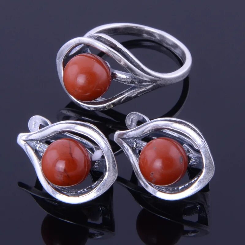 Красивые золотые украшения. Красивые ювелирные украшения. Ювелирные изделия оренбург. 1гт изумруд 0,675кар. Шикарные украшения.