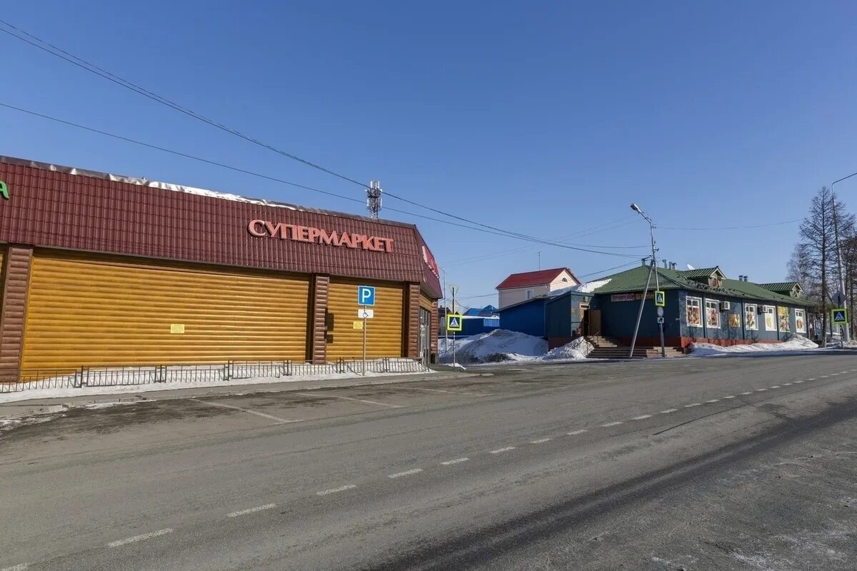 Дары ямала магазин город салехард. Ураган ноябрьск. Окружная поликлиника салехард. Usdd аэропорт салехард. Водники салехард.