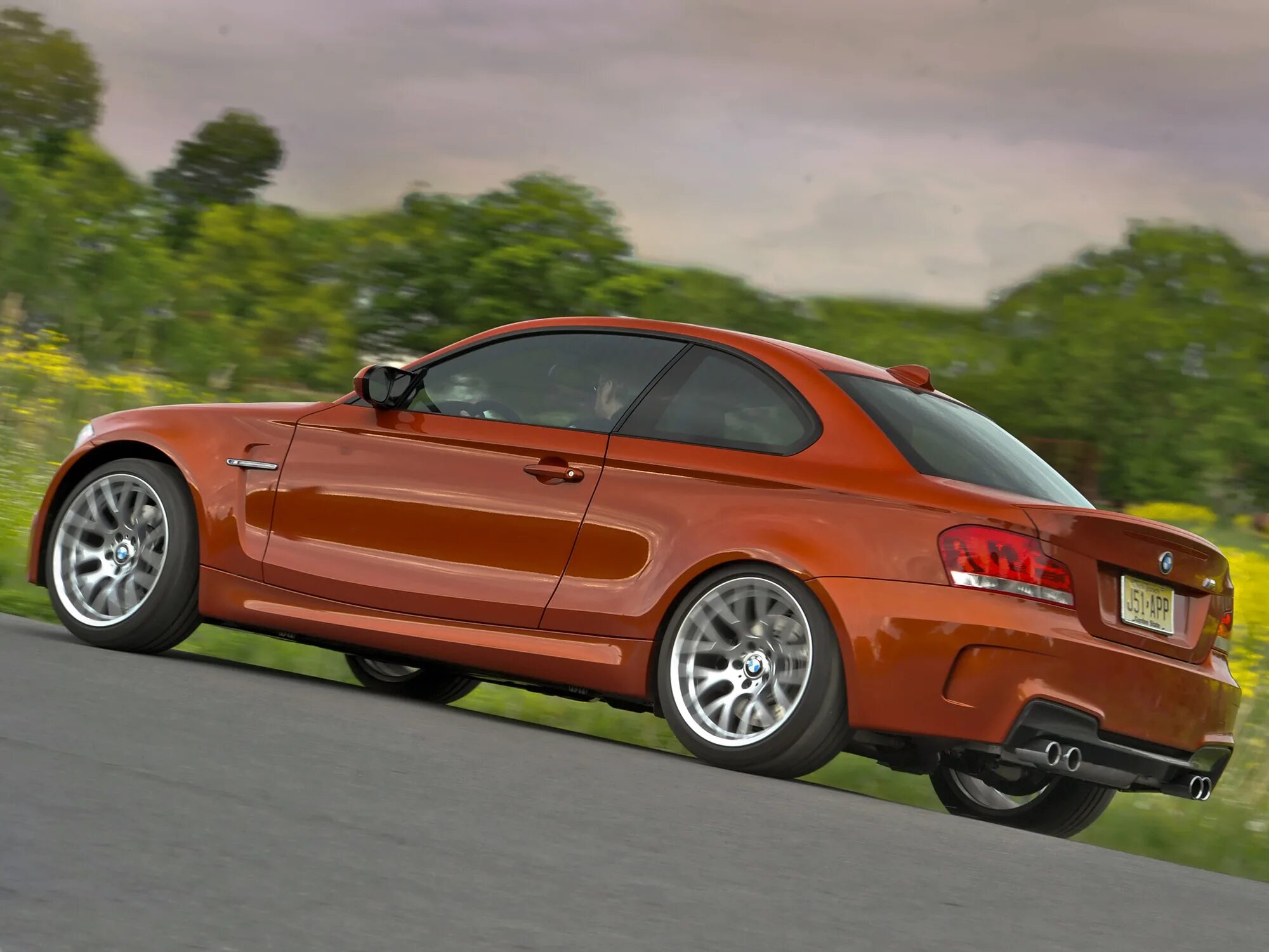 Bmw 1m coupe e82. Bmw 1 e82. Бмв е87 красная. Bmw m1 e82. Бмв е82.