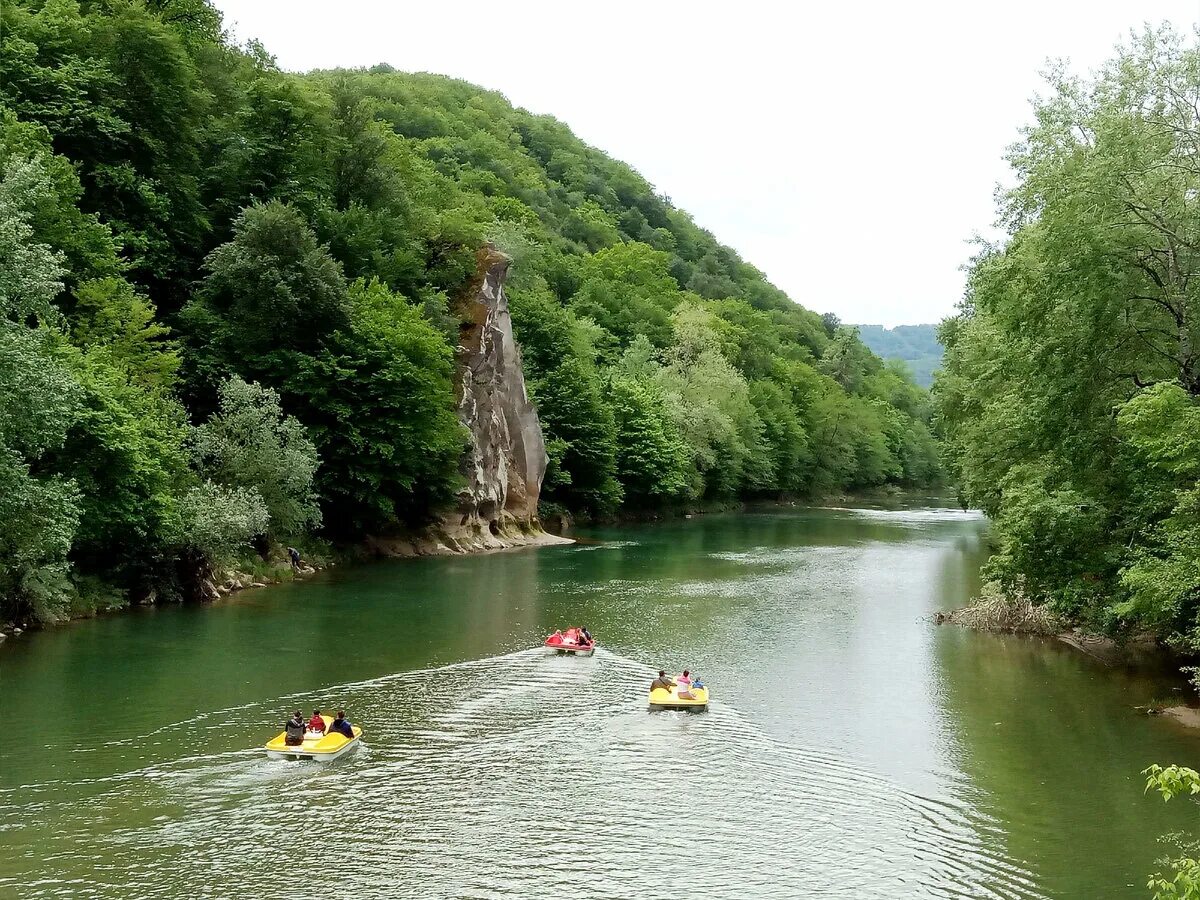 Псекупс краснодарский край. Речка псекупс горячий ключ. река псекупс краснодарский край. горячий ключ река. река псекупс в горячем ключе.
