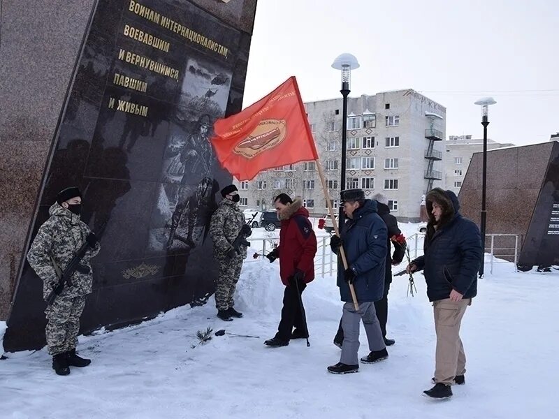 Мероприятия к выводу войск из Афганистана. Мероприятие посвященное выводу войск из Афганистана 15 февраля. Мегион возложение цветов Афганистан. Возложение цветов выводу войск из Афганистана.