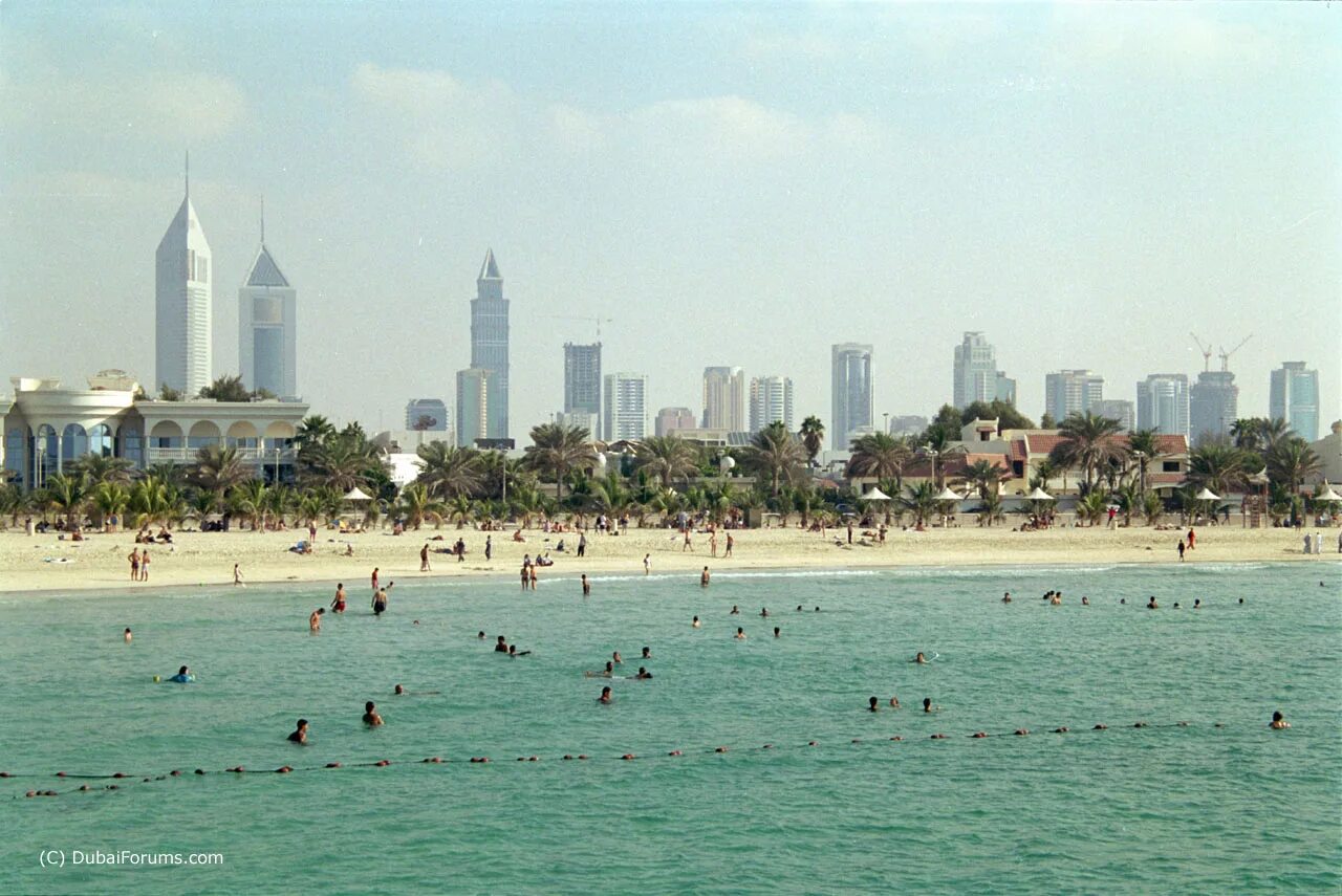 Пляж la mer дубай. La mer jumeirah beach. Ла мер бич пляж дубай. Ла мер бич пляж дубай. Ла мер дубай.