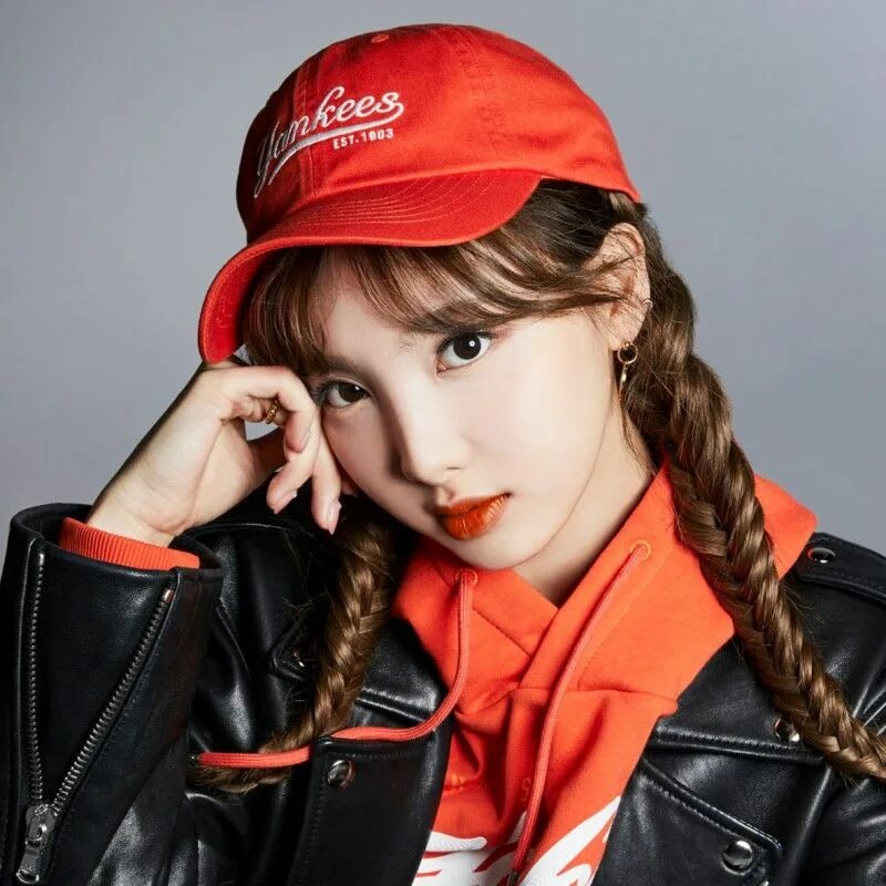 Twise. Twice. Nayeon twice 2018. MLB twice Nayeon. Twice MLB.