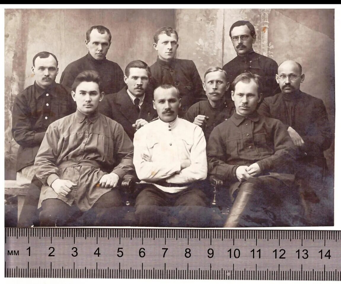 Руководитель вчк был. Чекисты дзержинский 1922. председатель вчк в 1918. вчк 1918 год. униформа вчк 1918-1922.