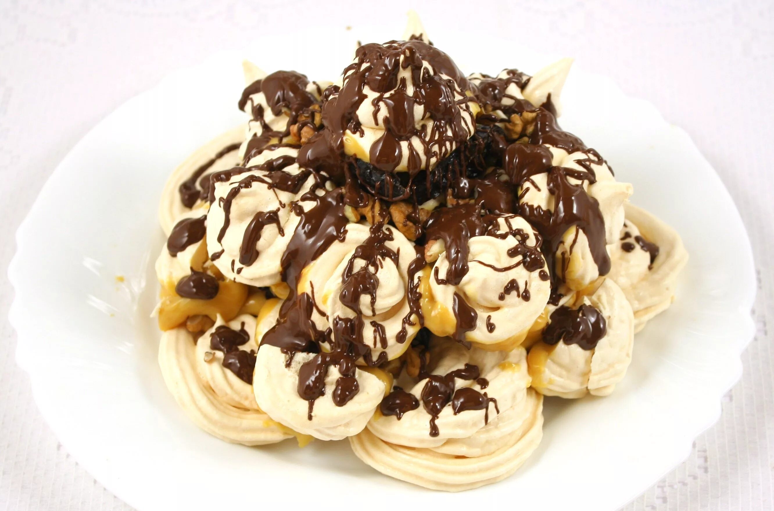 Торт графские развалины с безе. Торт графские развалины с безе. Графские развалины торт александрия. Графские развалины из безе. Графские развалины торт.