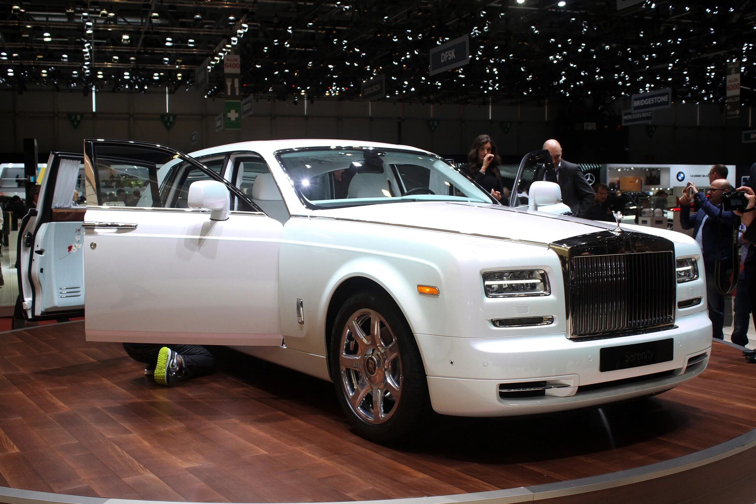 Rolls royce arcadia. Rolls Royce Phantom 2015. Rolls Royce Phantom 2016. Rolls Royce Phantom от 2016. RR Phantom 2015.