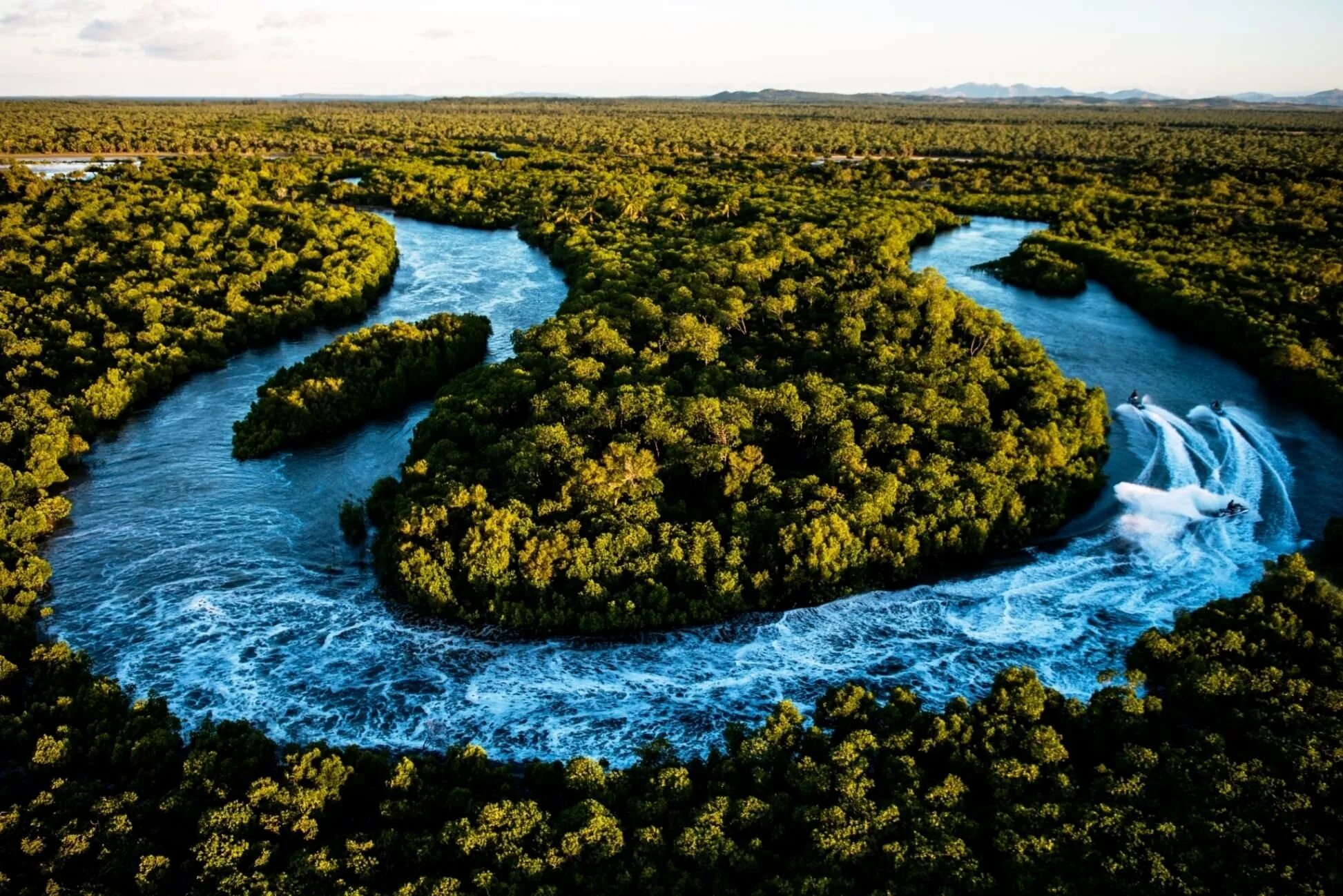 Река Мангоки Мадагаскар. Река Бецибука Мадагаскар. Остров Мадагаскар реки. Река Мангуру. Реки и озера кубы