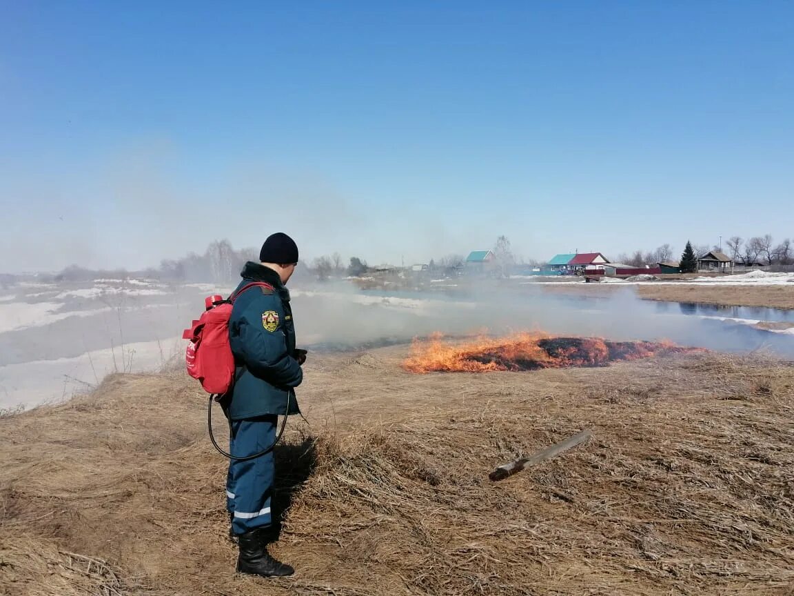 катастрофы природного характера. стихийное бедствие пожар. затопление и пожар. новый орлеан ураган катрина. лесные пожары в хмао 2022.