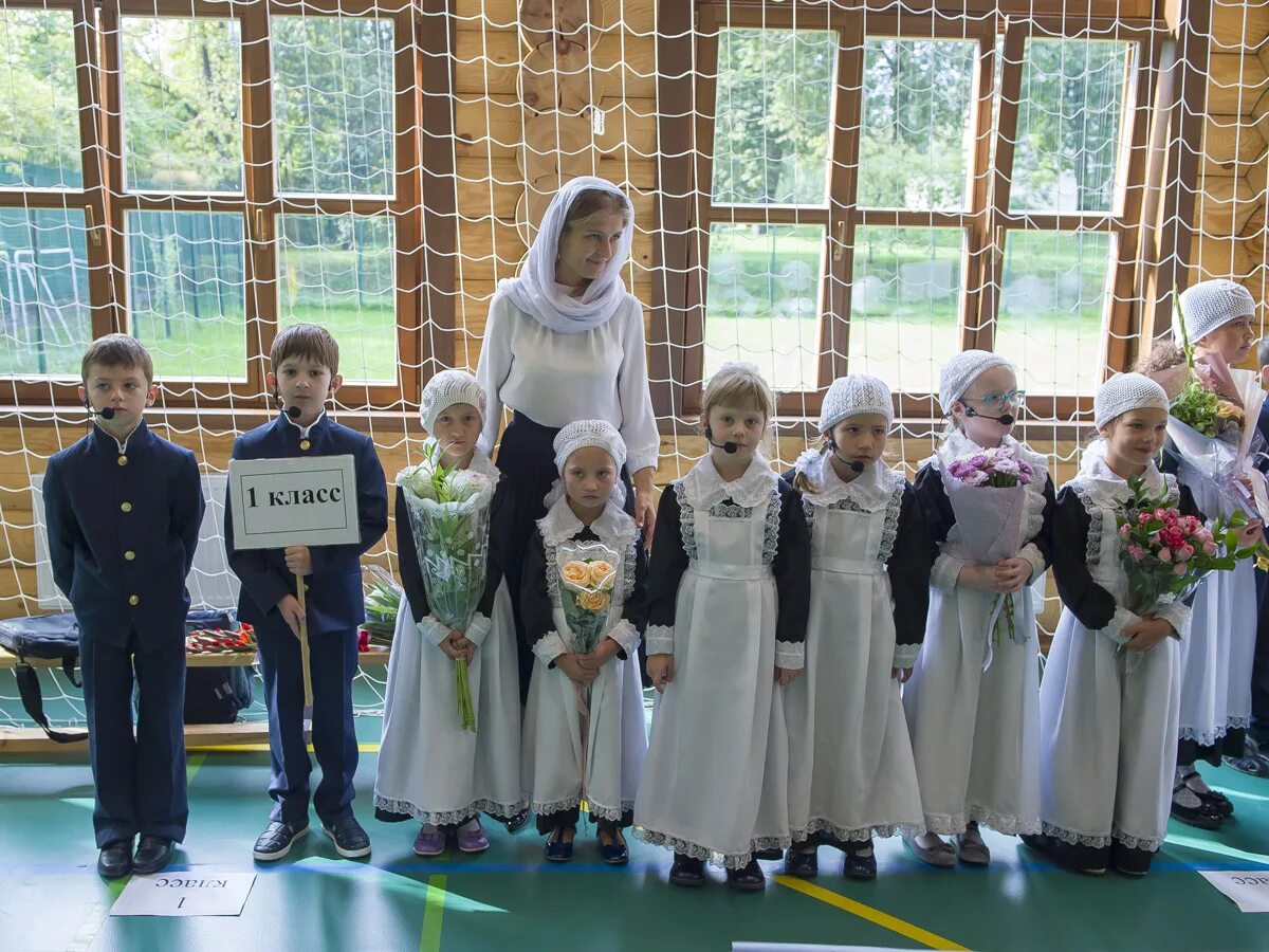 Православный гимназий класс. Лобненская православная гимназия. Православная гимназия в Троице Лыково. Нарва православная гимназия. Православная гимназия Строгино.