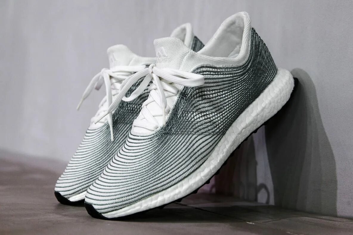 Кроссовки из вьетнама. Adidas Parley. Адидас Parley кроссовки. Кроссовки adidas Parley x. Adidas ULTRABOOST Parley 2016.