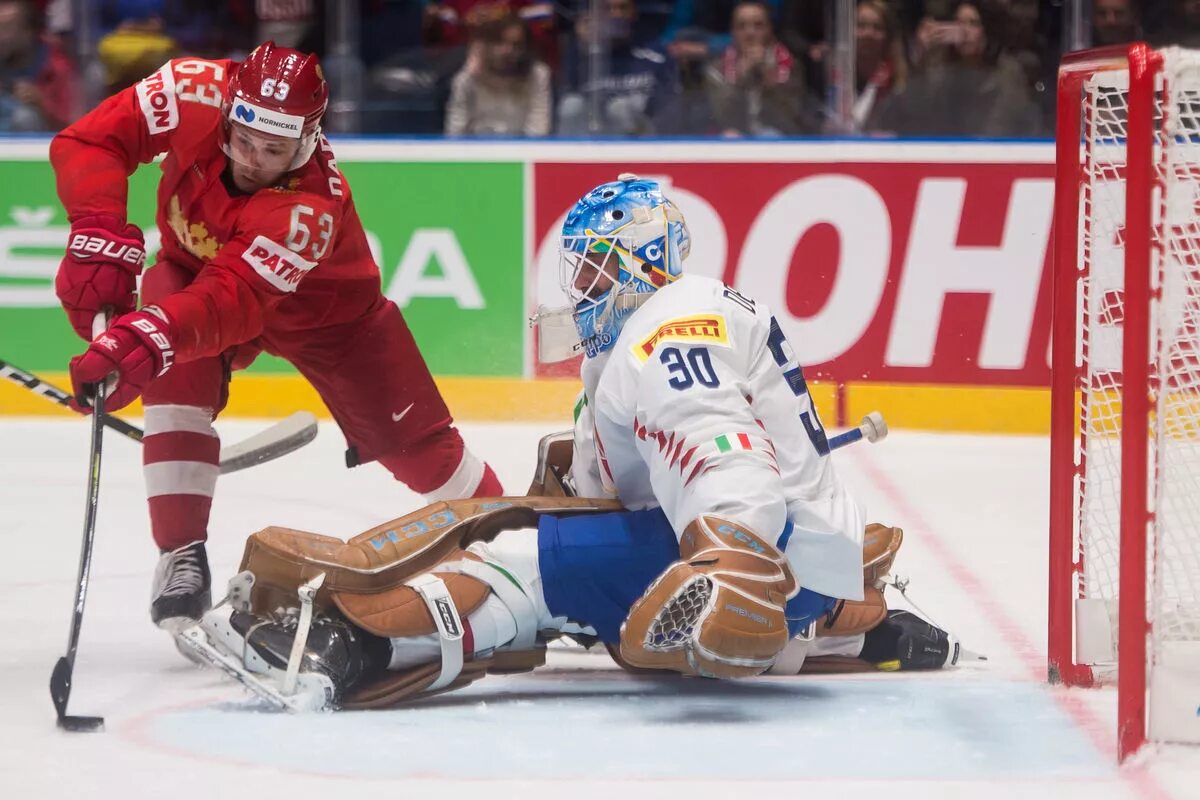 Https www sport express ru. Евгений Дадонов на ЧМ 2019. Шевченко хоккей сборная России. Хоккеист Василевский с финами.