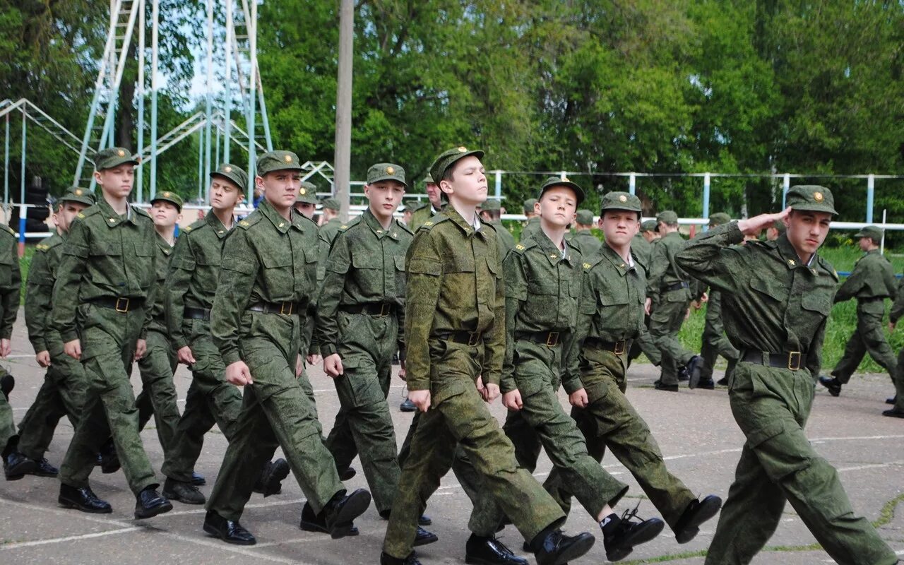 Смоленск военное училище. Смоленские военные училища. Тактико-строевое занятие. Строевая подготовка в училище. Армейские строевые