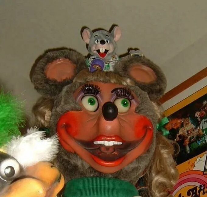 Чак аниматроник. Chuck e cheese animatronics. chuck e cheese animatronics 1977. пиццерия chuck e cheese аниматроники. чаки чиз аниматроники.