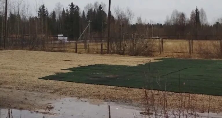 Объясните пос. Катино поле. Мини футбол во Владимире видео на газоне. Город Ефремов закрытие газона площадка 28 августа.