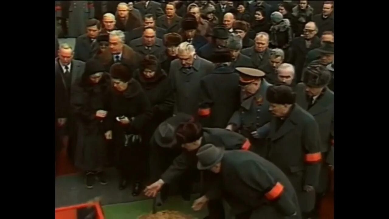 Похороны брежнева видео. Похороны брежнева видео. 15 ноября 1982 похороны брежнева. Андропов на похоронах брежнева. Похороны брежнева видео.