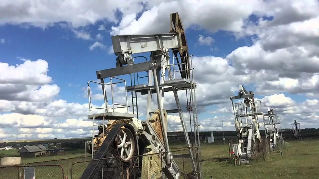 Нефтяные месторождения башкортостана. Месторождения нефти в башкортостане. арланское месторождение башкортостан. башкирия нефтедобыча. нефть в республике башкортостан.