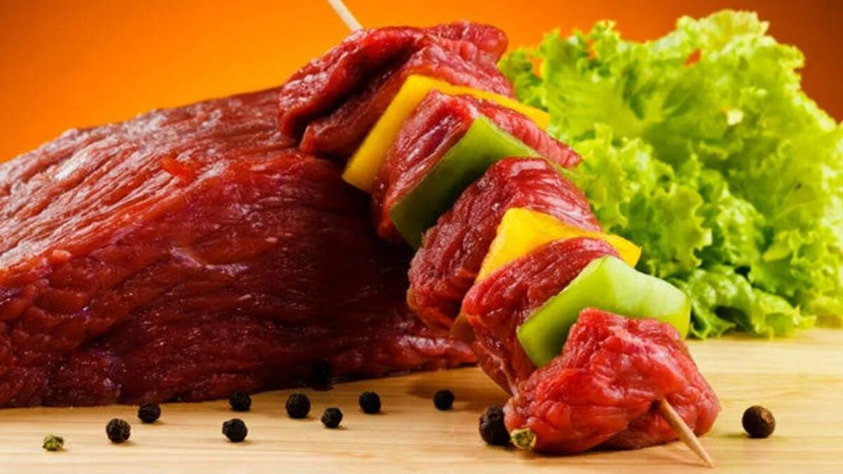 Мясо фото. Мясо фон. Свежая говядина. Мясо на Красном фоне. Red meat