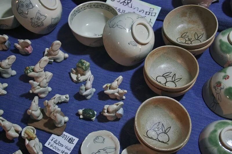 Керамика елены палевской. Эволюция керамики. Керамическое производство. Шахтинская плитка завод в г шахты. Оформление корнера на ярмарке керамика.