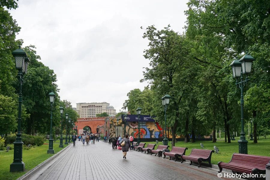 Станция метро александровский сад. Станция метро александровский сад вестибюль. Александровский сад москва станция. Станция александровский сад филевская линия. Александровский сад метро.