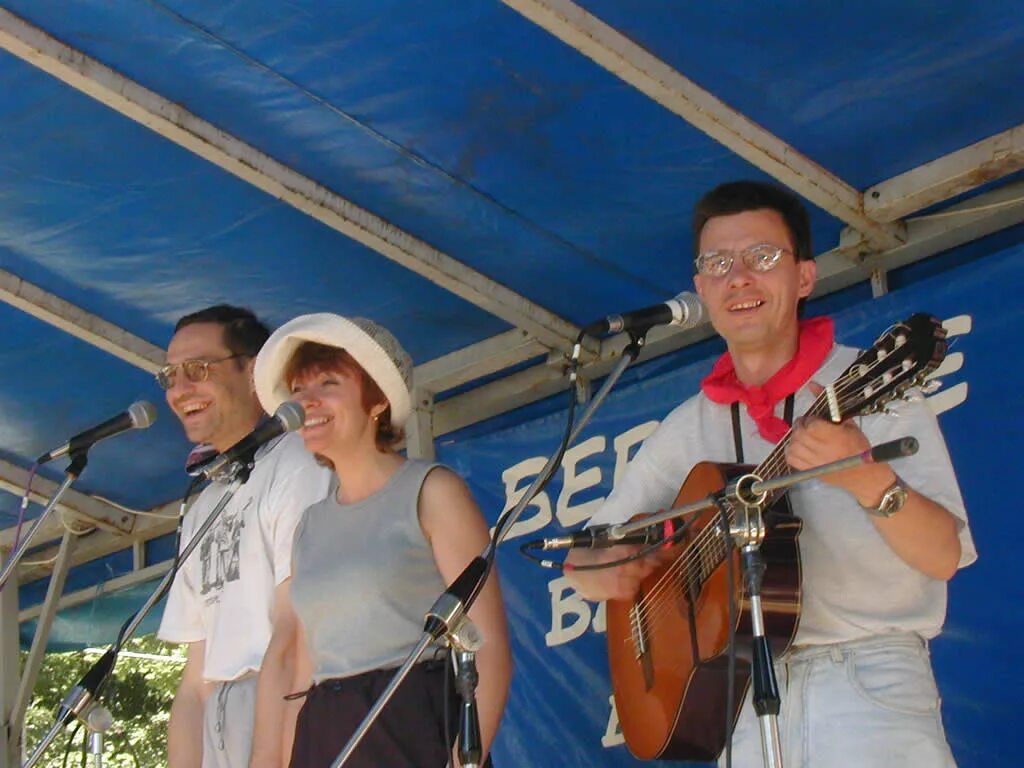 акапельная группа jukebox trio. слушать трио гранд. пластинка трио маренич. вокальное трио. Rosenberg trio band.
