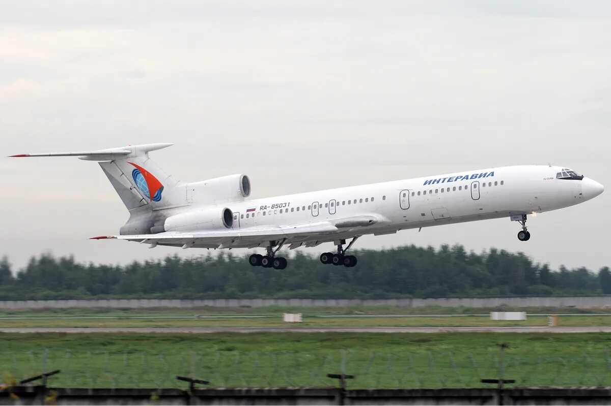 Авиакомпании которых нет. Tupolev tu-154m. ту 204 кавминводыавиа. ту 154. ту 154 авиакомпании.