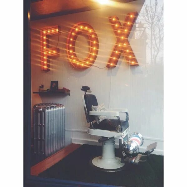 Салон fox. Салон красоты Fox. Студия красоты лиса. Салон красоты лиса Пермь. Название салон красоты Фокс.