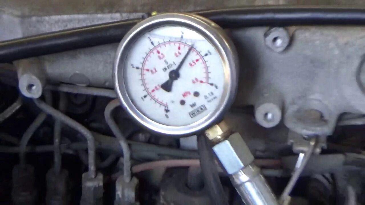 Сид давление масла. Датчик давления масла om642. Давление масла в двигателе 428f. Датчик давления масла ом 602. Механический датчик давления масла на двигатель ом 602.