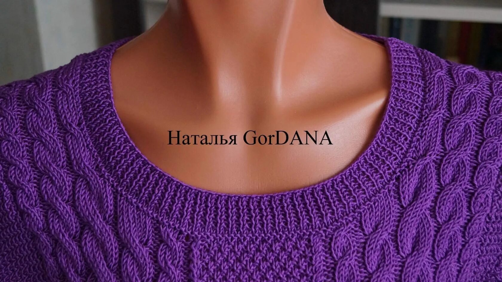 Горловина 1 на 1 спицами. V образная горловина спицами. Кеттлевка на v образной горловины. Горловина гольф 2х2 резинка. Вывязывание бейки горловины спицами.