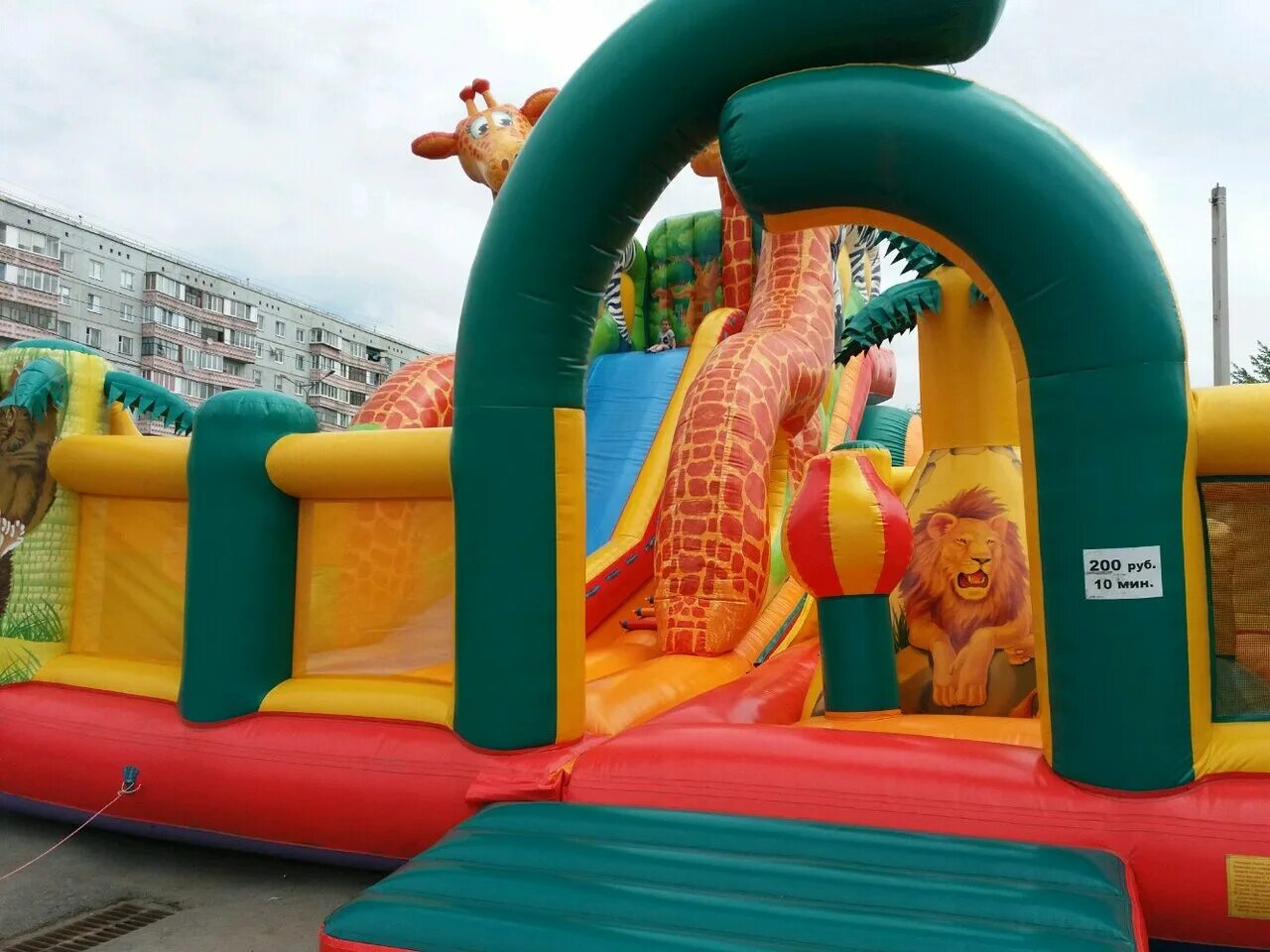 гравити батуты омск. батутный центр облака омск. батутный парк омск континент. батуты омск. батутный центр гравити омск.