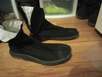 Marugo Air Jog Size 9.5 Black Tabi Shoes - Gem.